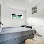 4 Bedroom Gorgeous In V Σπίτι διακοπών *
