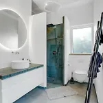 4 Bedroom Gorgeous In V *