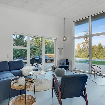 4 Bedroom Gorgeous In V Feriehus