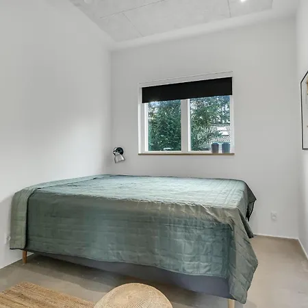 Feriehus 4 Bedroom Gorgeous In V