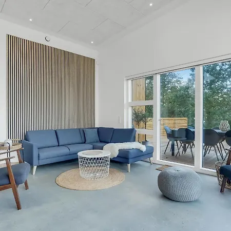 4 Bedroom Gorgeous In V אסביירג