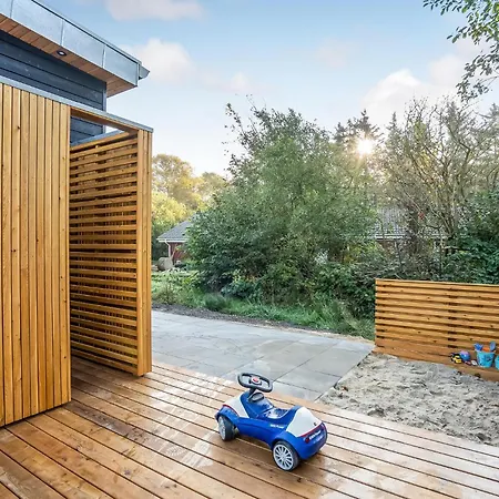 בית נופש 4 Bedroom Gorgeous In V אסביירג