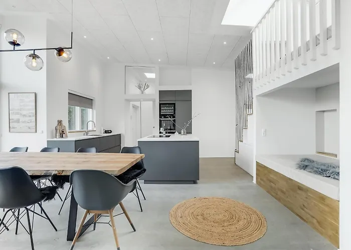 4 Bedroom Gorgeous In V בית נופש אסביירג