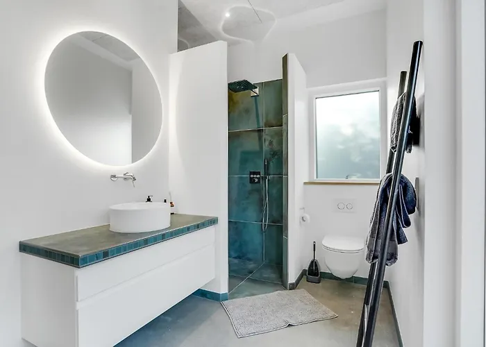 4 Bedroom Gorgeous In V *